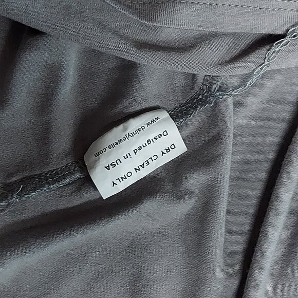 DAINTY JEWELLS MODEST SILVER BOW ACCENT TOP - SIZE L GUC - Picture 4 of 5